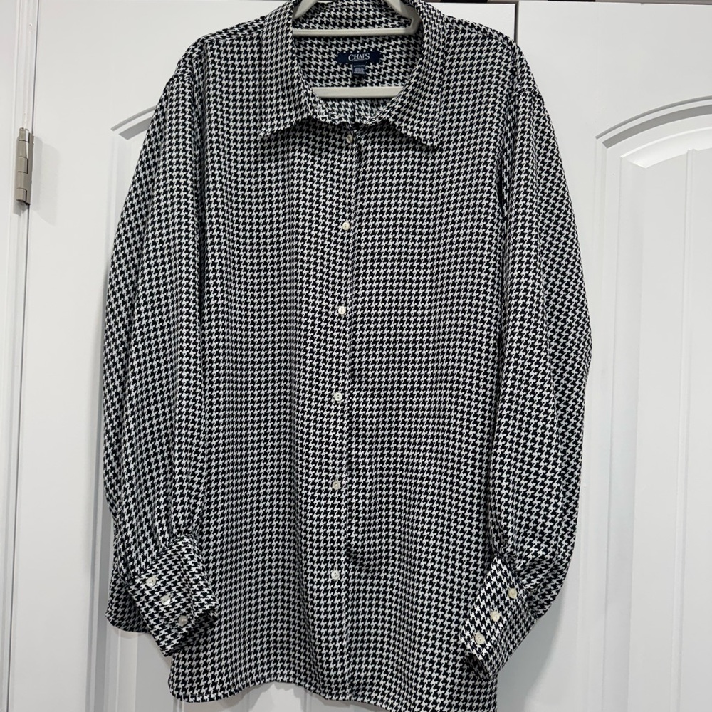 Chaps Black & White Houndstooth Button Up Blouse